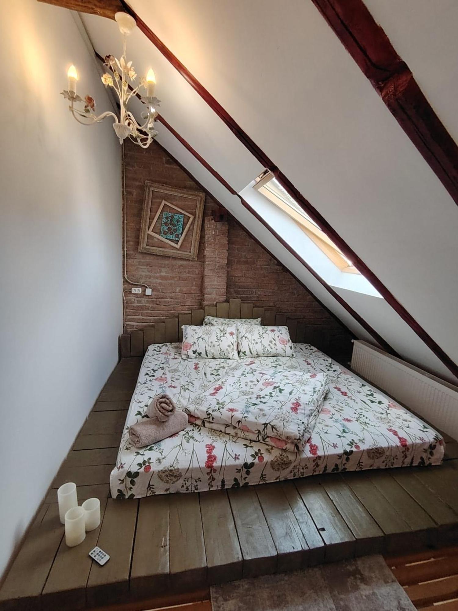 Отель Casa Anne Boutique Брашов Экстерьер фото