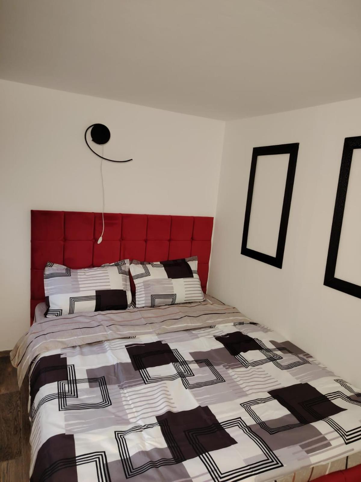 Отель Casa Anne Boutique Брашов Экстерьер фото