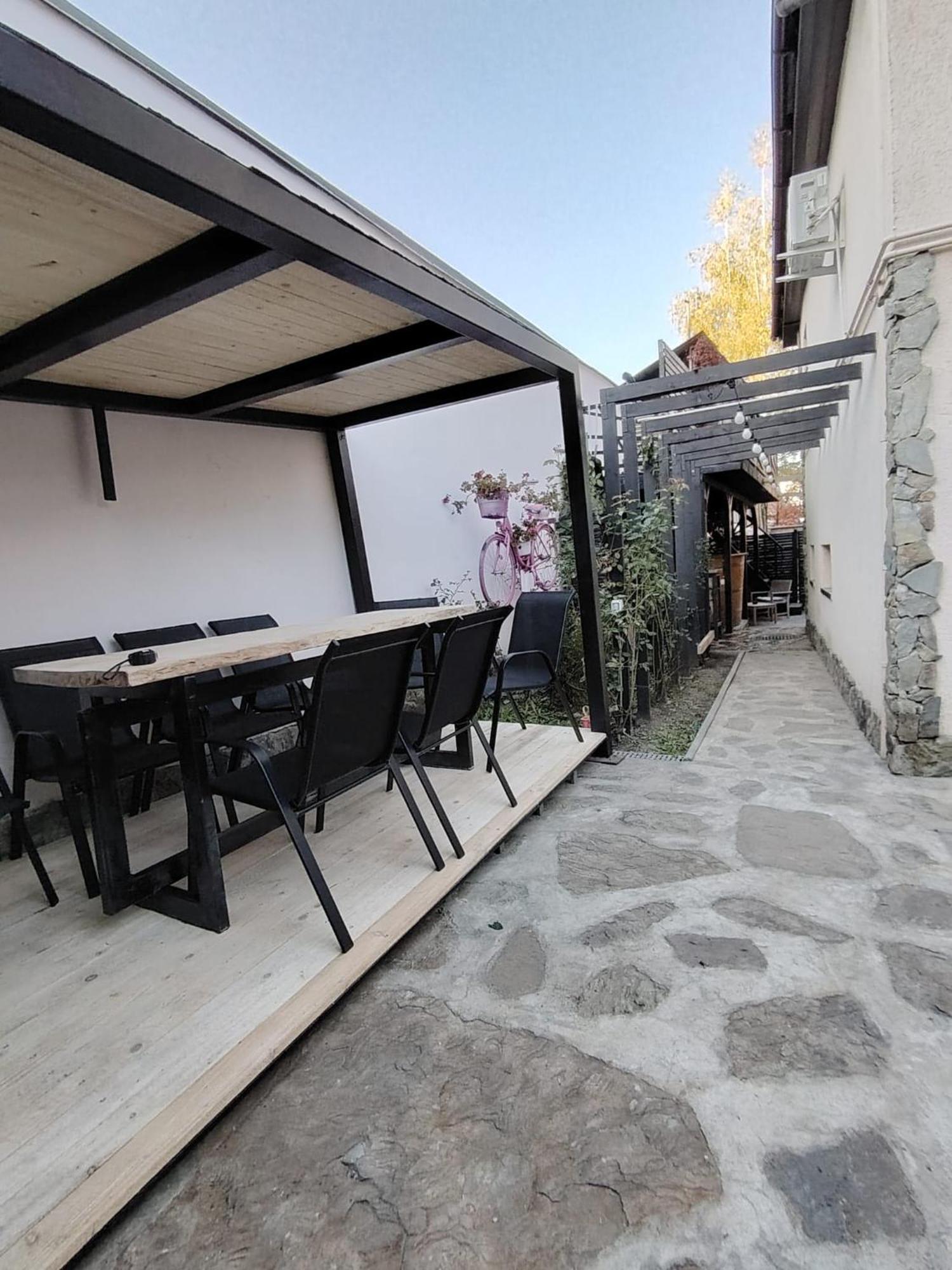 Отель Casa Anne Boutique Брашов Экстерьер фото
